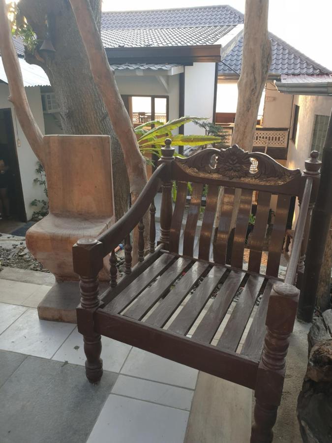 Raya Del Sol Dive Resort Мабини Екстериор снимка