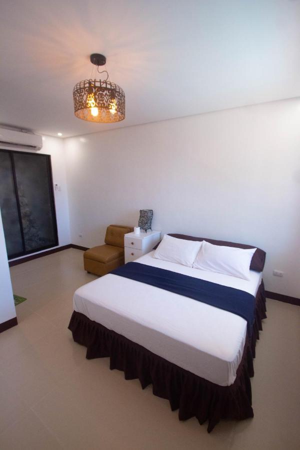Raya Del Sol Dive Resort Мабини Екстериор снимка