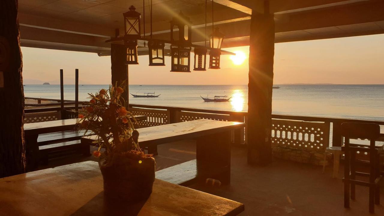 Raya Del Sol Dive Resort Мабини Екстериор снимка