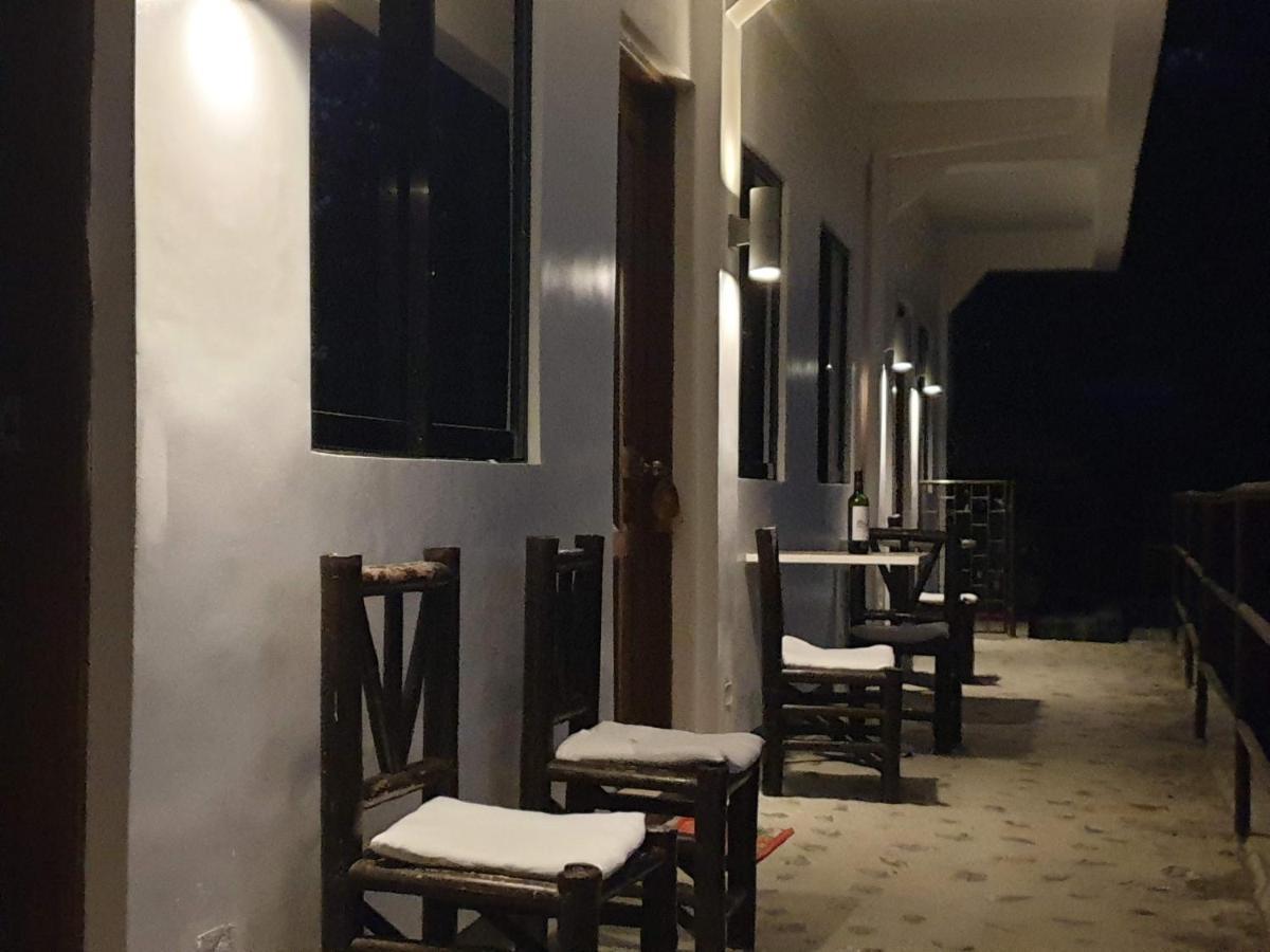 Raya Del Sol Dive Resort Мабини Екстериор снимка