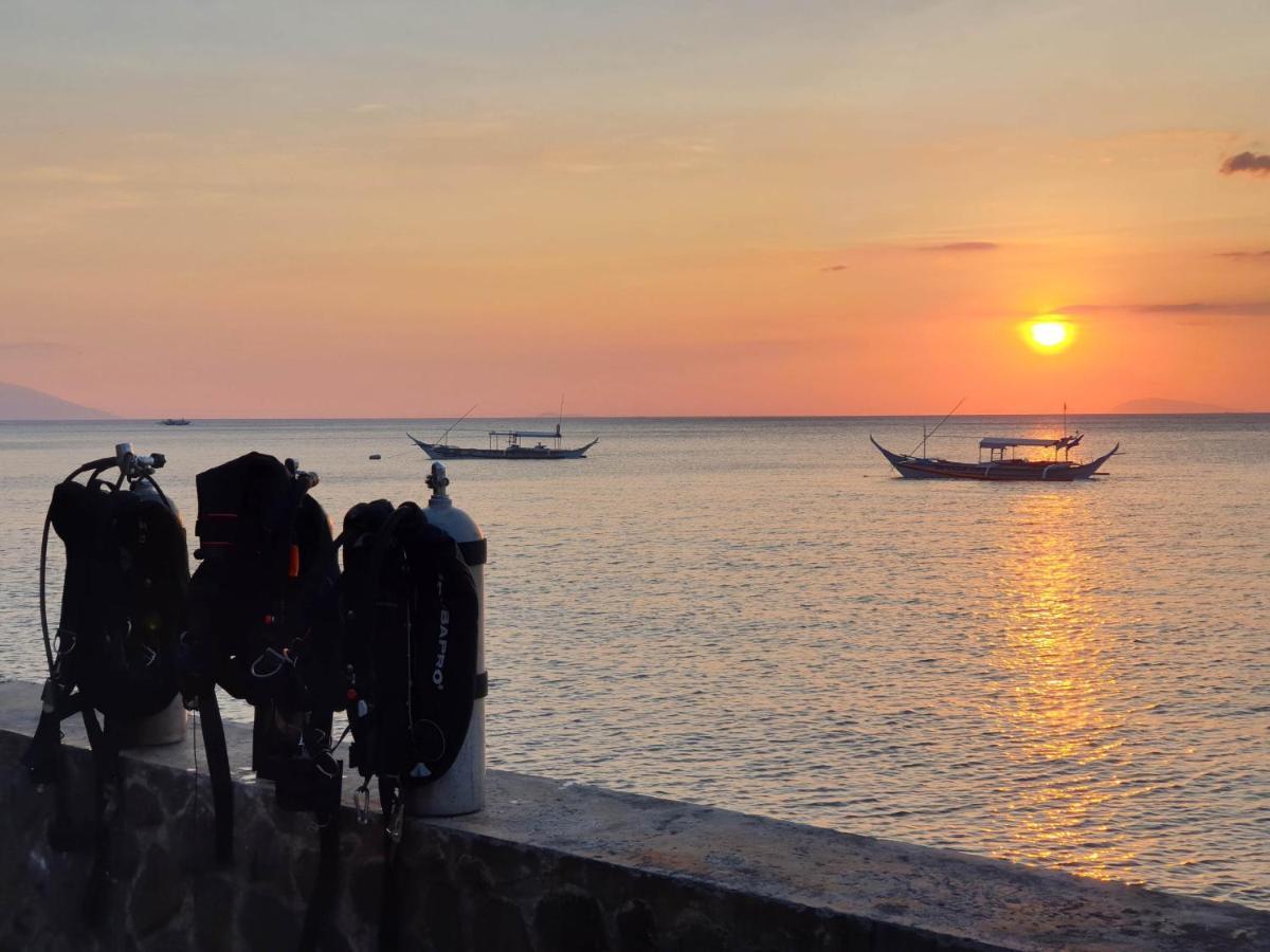 Raya Del Sol Dive Resort Мабини Екстериор снимка
