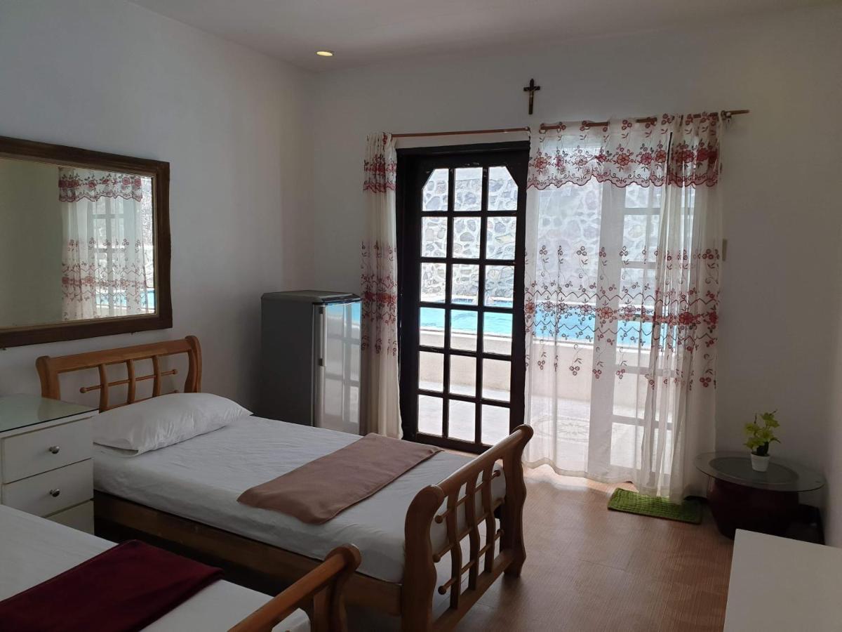 Raya Del Sol Dive Resort Мабини Екстериор снимка