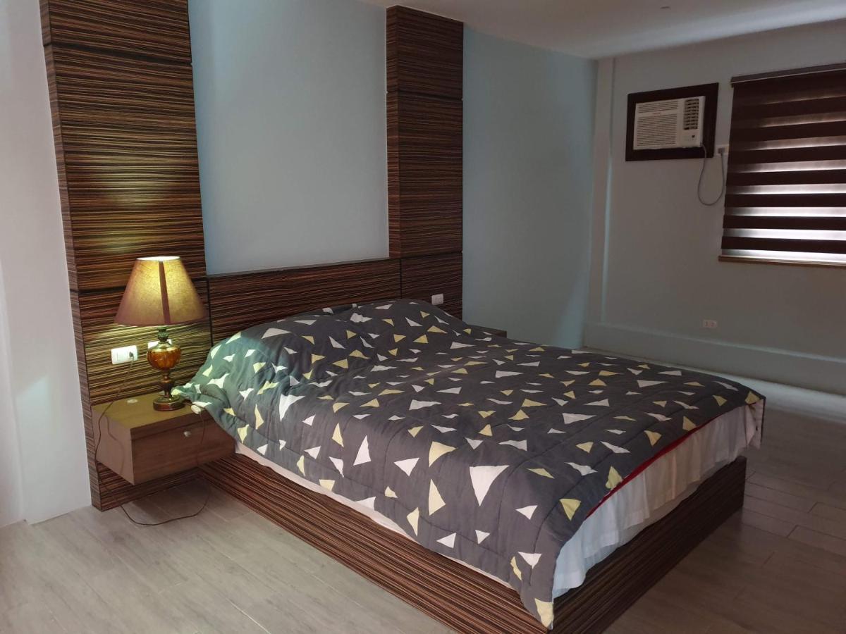 Raya Del Sol Dive Resort Мабини Екстериор снимка