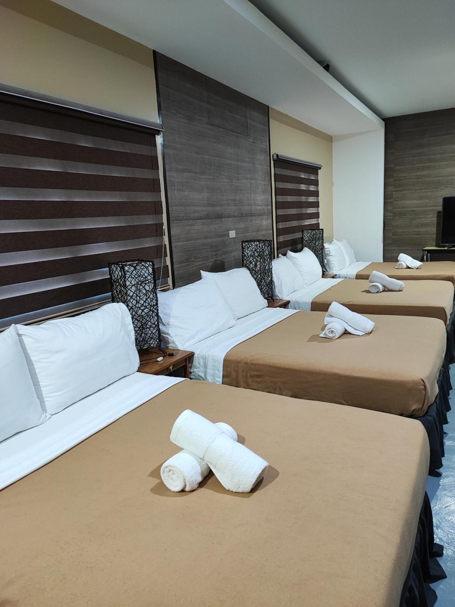 Raya Del Sol Dive Resort Мабини Екстериор снимка